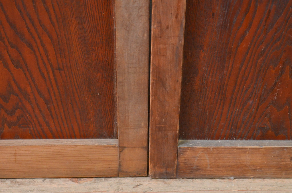 アンティーク建具　腰板栗材　風情のある佇まいが魅力的な格子入りガラス戸2枚セット(引き戸、格子戸、ガラス帯戸)(R-071241)