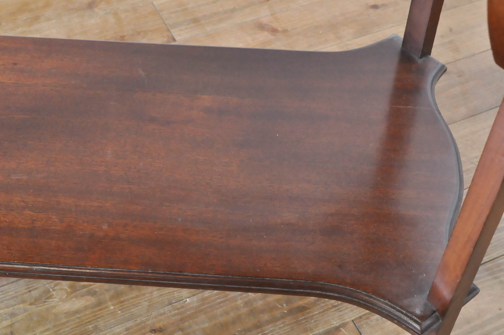 イギリスアンティーク　マホガニー材　凝ったデザインが目を惹くオケージョナルテーブル(サイドテーブル、コーヒーテーブル、コンソールテーブル、花台、飾り台、英国)(R-065596)