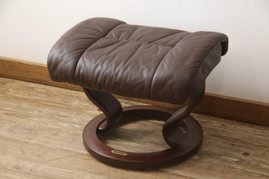 中古　EKORNES(エコーネス)　レノクラシック　本革(レザー)　オットマン付き　ストレスレスチェア(アームチェア、リクライニングチェア、椅子、一人掛けソファ、1Pソファ)(定価約44万円)(R-064495)