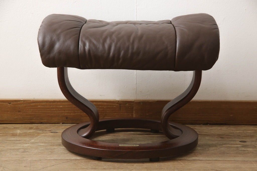 中古　EKORNES(エコーネス)　レノクラシック　本革(レザー)　オットマン付き　ストレスレスチェア(アームチェア、リクライニングチェア、椅子、一人掛けソファ、1Pソファ)(定価約44万円)(R-064495)