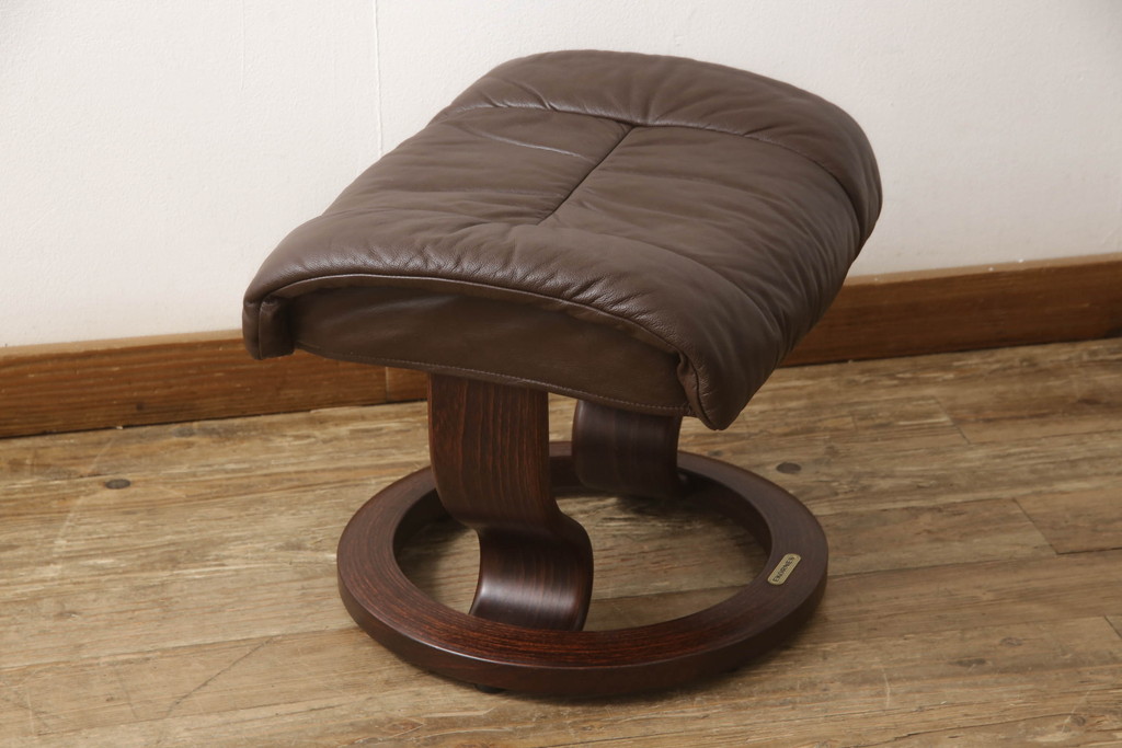 中古　EKORNES(エコーネス)　レノクラシック　本革(レザー)　オットマン付き　ストレスレスチェア(アームチェア、リクライニングチェア、椅子、一人掛けソファ、1Pソファ)(定価約44万円)(R-064495)