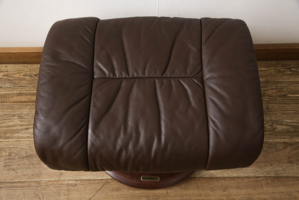 中古　EKORNES(エコーネス)　レノクラシック　本革(レザー)　オットマン付き　ストレスレスチェア(アームチェア、リクライニングチェア、椅子、一人掛けソファ、1Pソファ)(定価約44万円)(R-064495)