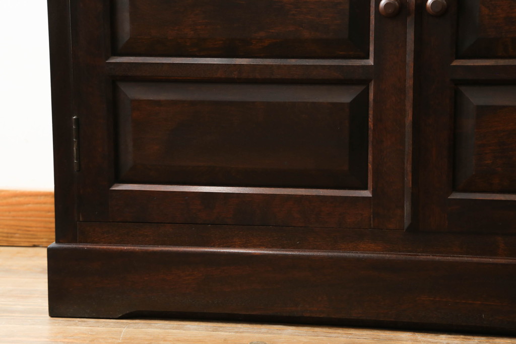 中古　松本民芸家具　使いやすいサイズが嬉しい上質なK-1型食器棚(収納棚、戸棚、キャビネット、本箱)(定価約46万円)(R-052133)