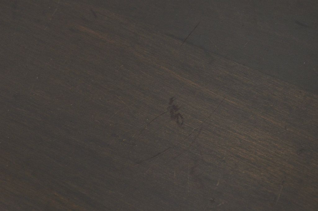レトロ家具　レトロなデザインの小さなテーブル