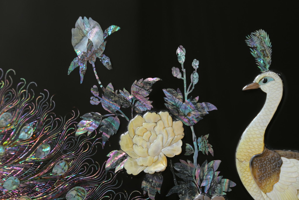 中古　民芸家具　花鳥図　孔雀　表現力の高さが窺える螺鈿細工の衝立て(つい立て、衝い立て、仕切り、パーテーション)(R-066568)