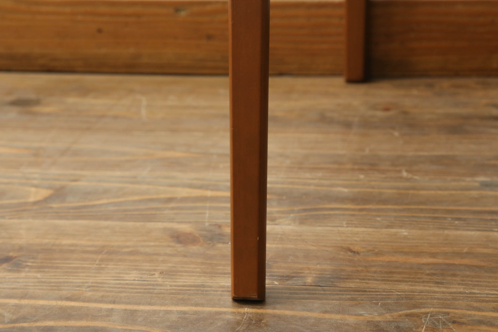 中古　極美品　arflex(アルフレックス)　NT SLIM(エヌティー スリム)　本革(レザー)　スタイリッシュなデザインが魅力のアームレスチェア(ダイニングチェア、椅子、イス)(R-065453)