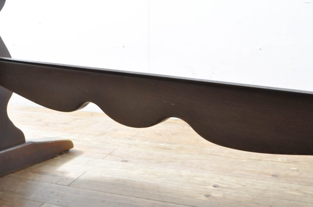 和製ビンテージ　飛騨産業　キツツキマーク　カントリー家具　フロンティアシリーズ(FRONTIER)　重厚な佇まいが魅力のダイニングテーブル(4人掛け、4P、食卓、作業台、ヴィンテージ)(R-065210)