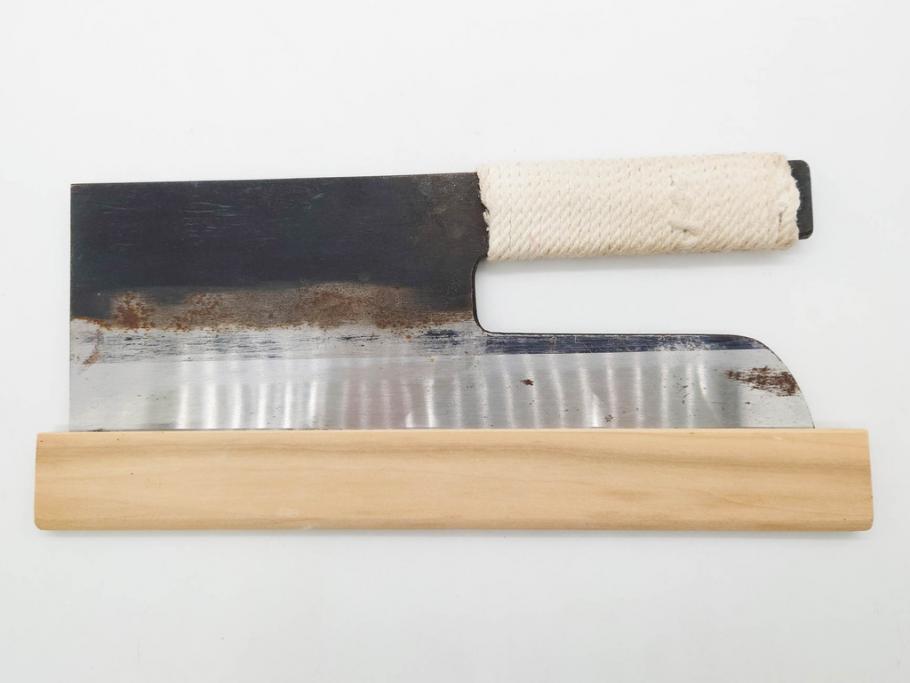孝義銘　全長305mm　そば包丁(蕎麦包丁、蕎麦切り包丁、緬切り包丁、和包丁、庖丁、ナイフ、調理器具、日本製、木製カバー付き)(R-079240)
