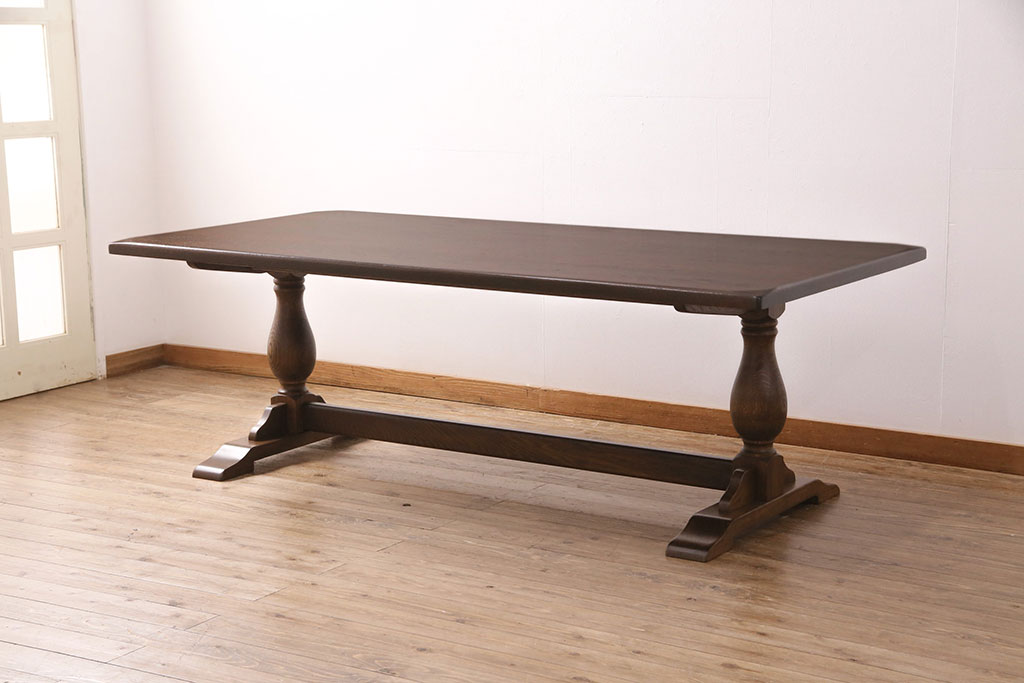 中古　オランダ輸入家具　オーク材　クラシカルなデザインと重厚感のある佇まいが魅力のダイニングテーブル(リフェクトリーテーブル、6人掛け)(R-048948)