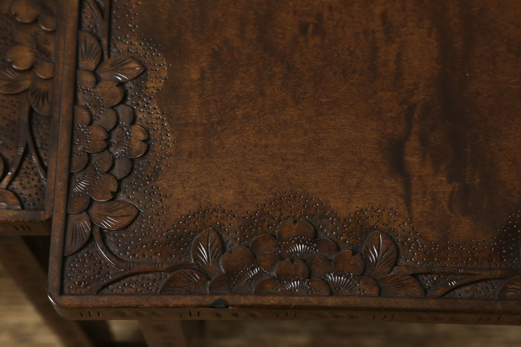 和製ビンテージ　希少　軽井沢彫り　桜　随所に施された彫りの意匠が見事なネストテーブル(サイドテーブル、飾り台、ヴィンテージ)(R-057704)