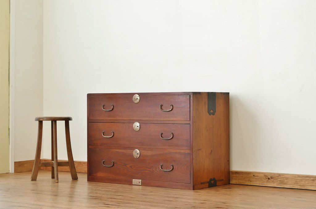 アンティーク家具　アンティーク前面欅のシンプルなチェスト?(たんす・箪笥)