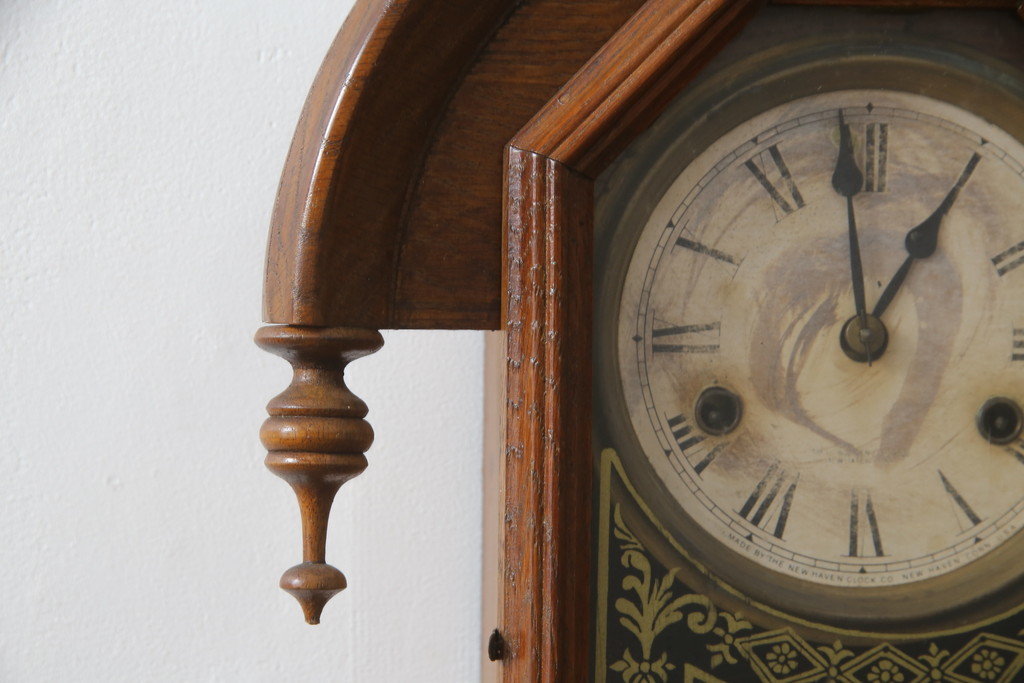 アメリカ　THE NEW HAVEN CLOCK社　8DAY　個性的なデザインが目を引く振り子時計(柱時計、古時計、掛け時計)(R-078914)
