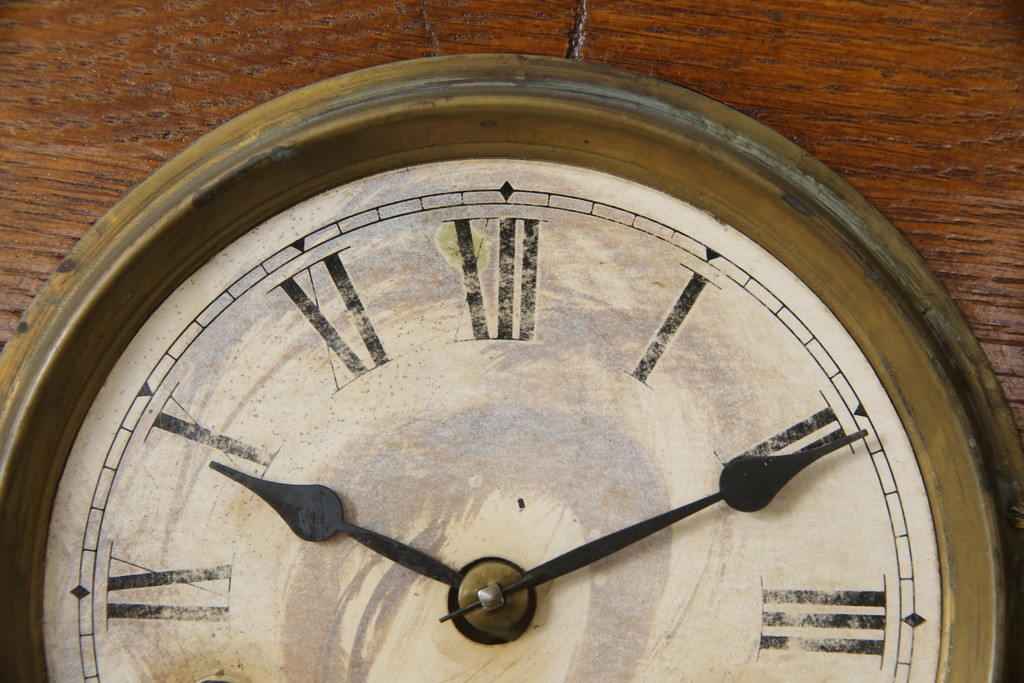 アメリカ　THE NEW HAVEN CLOCK社　8DAY　個性的なデザインが目を引く振り子時計(柱時計、古時計、掛け時計)(R-078914)