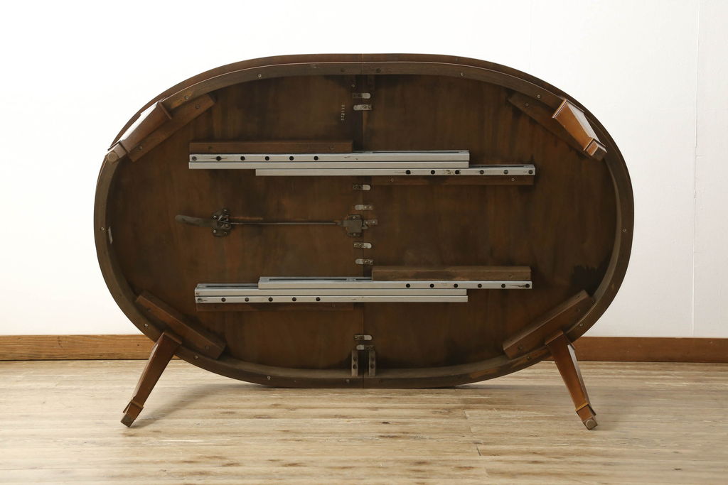 中古　美品　DREXEL HERITAGE(ドレクセルヘリテイジ)　Triune(トライユン)　品のある佇まいがすてきなダイニングテーブル(エクステンションテーブル、4人掛け、6人掛け)(R-058487)