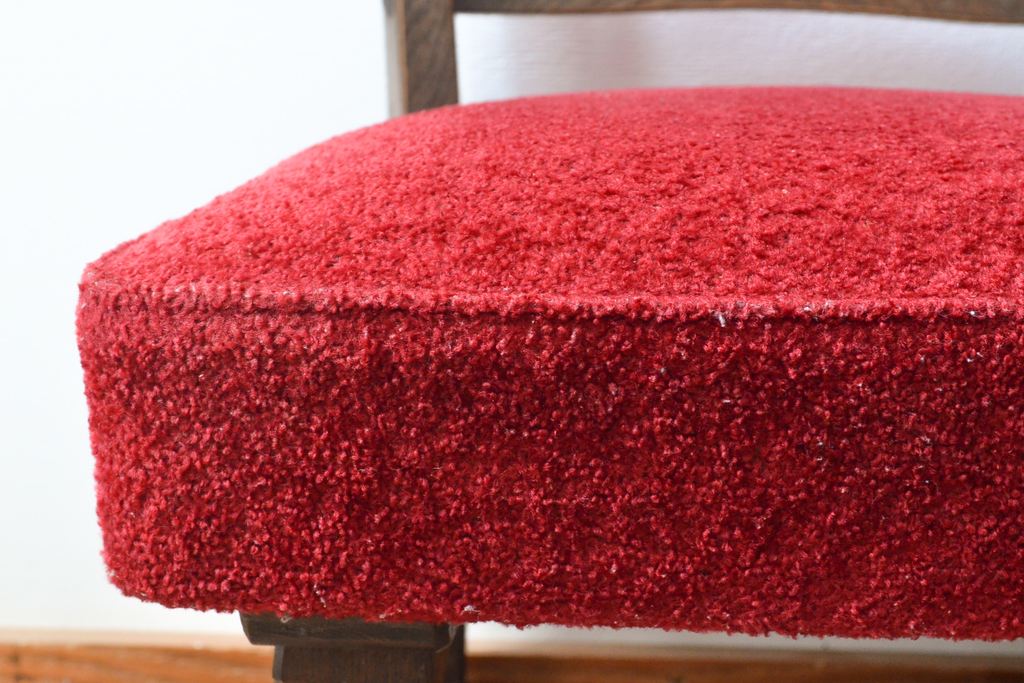 和製ビンテージ　永田良介商店　鮮やかな赤色のファブリックとシックな木色が目を引くダイニングチェア2脚セット(椅子、イス、ヴィンテージ)(R-055194)