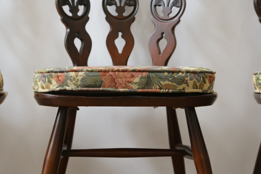 イギリスビンテージ　ERCOL(アーコール)　上品な佇まいのシスルバックチェア4脚セット(ダイニングチェア、椅子、イス、板座チェア、ウィンザーチェア、ウインザーチェア、ヴィンテージ、英国)(R-065625)