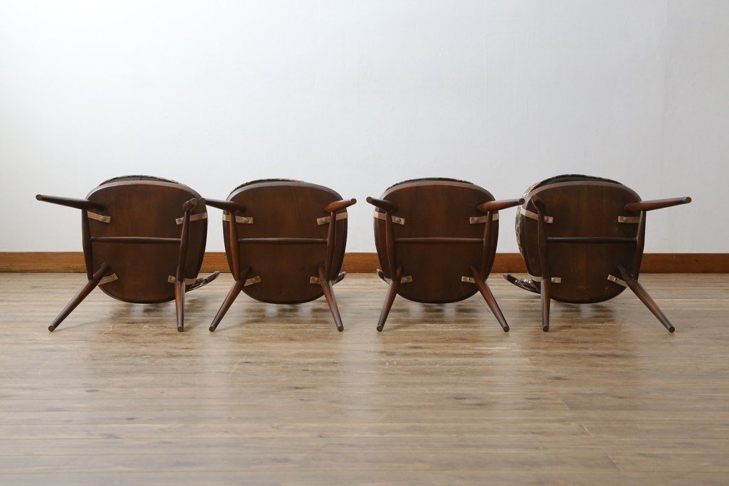 イギリスビンテージ　ERCOL(アーコール)　上品な佇まいのシスルバックチェア4脚セット(ダイニングチェア、椅子、イス、板座チェア、ウィンザーチェア、ウインザーチェア、ヴィンテージ、英国)(R-065625)