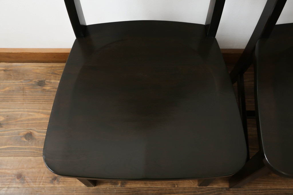 中古　北海道民芸家具　HM645　背板の波打つようなデザインが上品なラダーバックチェア2脚セット(椅子、ダイニングチェア、板座チェア)(R-060603)