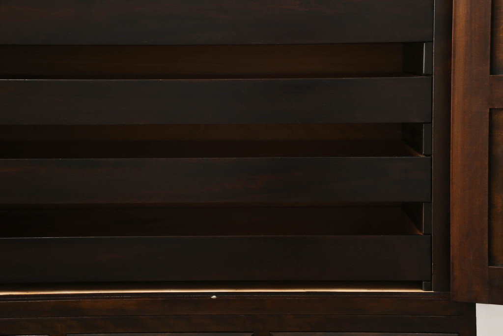 中古　美品　松本民芸家具　直線的なデザインがシックな印象を醸し出すD型和タンス(箪笥、チェスト、衣装タンス、着物箪笥)(定価約67万円)(R-067660)