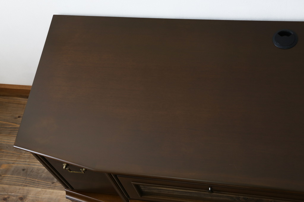 中古　美品　maruni(マルニ木工)　地中海ロイヤル(ROYAL)　クラシカルな雰囲気が魅力的なテレビ台(サイドボード、サイドキャビネット、リビングボード、ローボード、収納棚、戸棚)(定価約32万円)(R-077793)