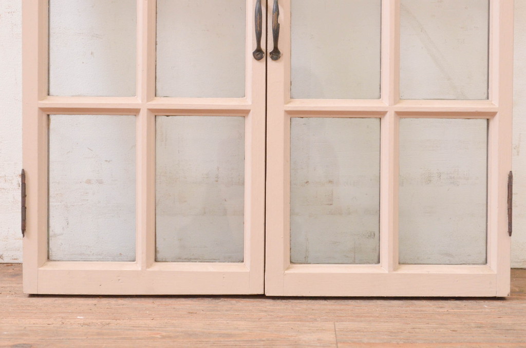 アンティーク建具　ペイント仕上げ限定　タモ材　レトロな空間づくりにおすすめの両開き窓1対2枚セット(ガラス窓、ガラス戸、ガラス扉)(R-070998)
