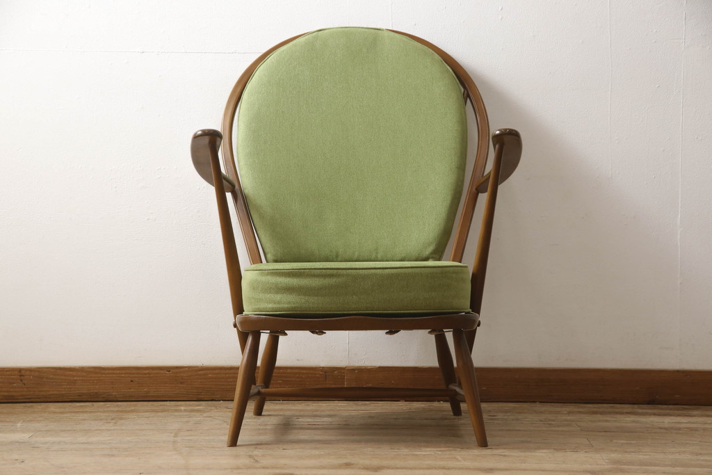 中古　美品　アーコール(ERCOL)　ほっと心が落ち着くような癒しカラーが魅力の1人掛けソファ(ウインザーチェア、アーコールチェア、イージーチェア、ラウンジチェア、ボウバック、ウィンザーチェア、アームチェア、1P)(R-065235)