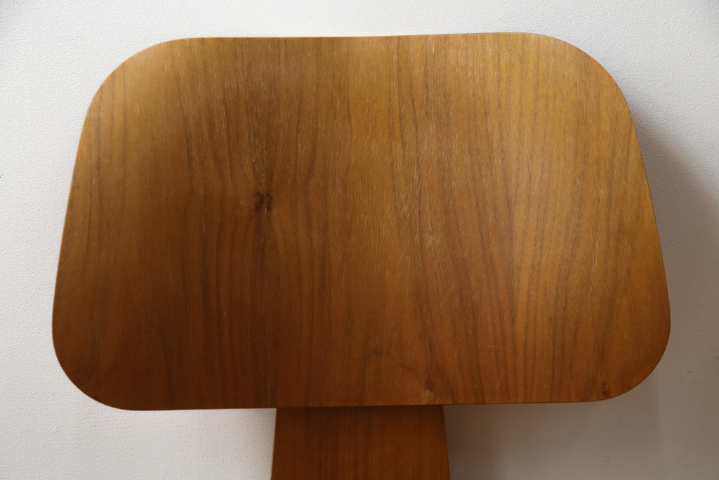 中古　Herman Miller(ハーマンミラー)　Eames「DCW」(Dining Chair Wood Base)　Charles&Ray Eames(チャールズ&レイ イームズ)　イームズプライウッドチェア4脚セット(板座チェア、ダイニングチェア、イス、椅子)(R-078904)