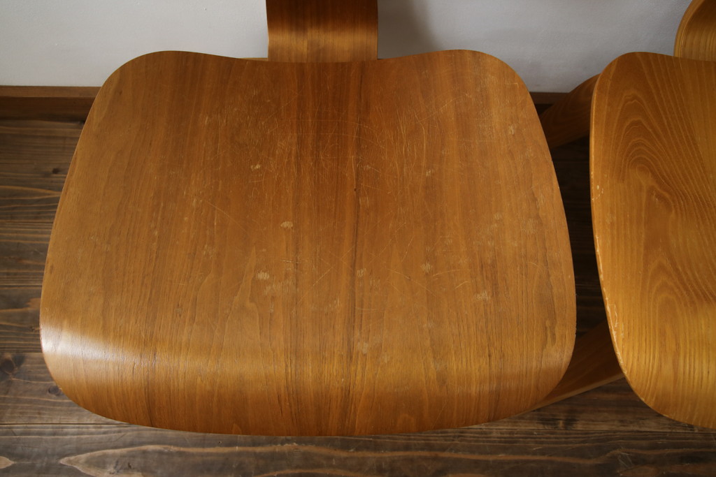 中古　Herman Miller(ハーマンミラー)　Eames「DCW」(Dining Chair Wood Base)　Charles&Ray Eames(チャールズ&レイ イームズ)　イームズプライウッドチェア4脚セット(板座チェア、ダイニングチェア、イス、椅子)(R-078904)