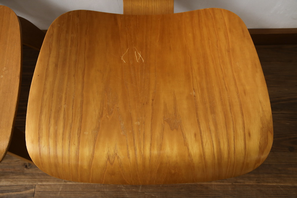 中古　Herman Miller(ハーマンミラー)　Eames「DCW」(Dining Chair Wood Base)　Charles&Ray Eames(チャールズ&レイ イームズ)　イームズプライウッドチェア4脚セット(板座チェア、ダイニングチェア、イス、椅子)(R-078904)