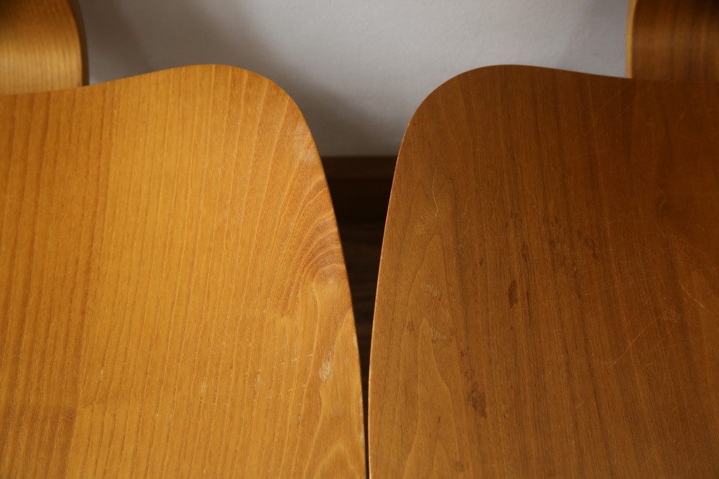 中古　Herman Miller(ハーマンミラー)　Eames「DCW」(Dining Chair Wood Base)　Charles&Ray Eames(チャールズ&レイ イームズ)　イームズプライウッドチェア4脚セット(板座チェア、ダイニングチェア、イス、椅子)(R-078904)