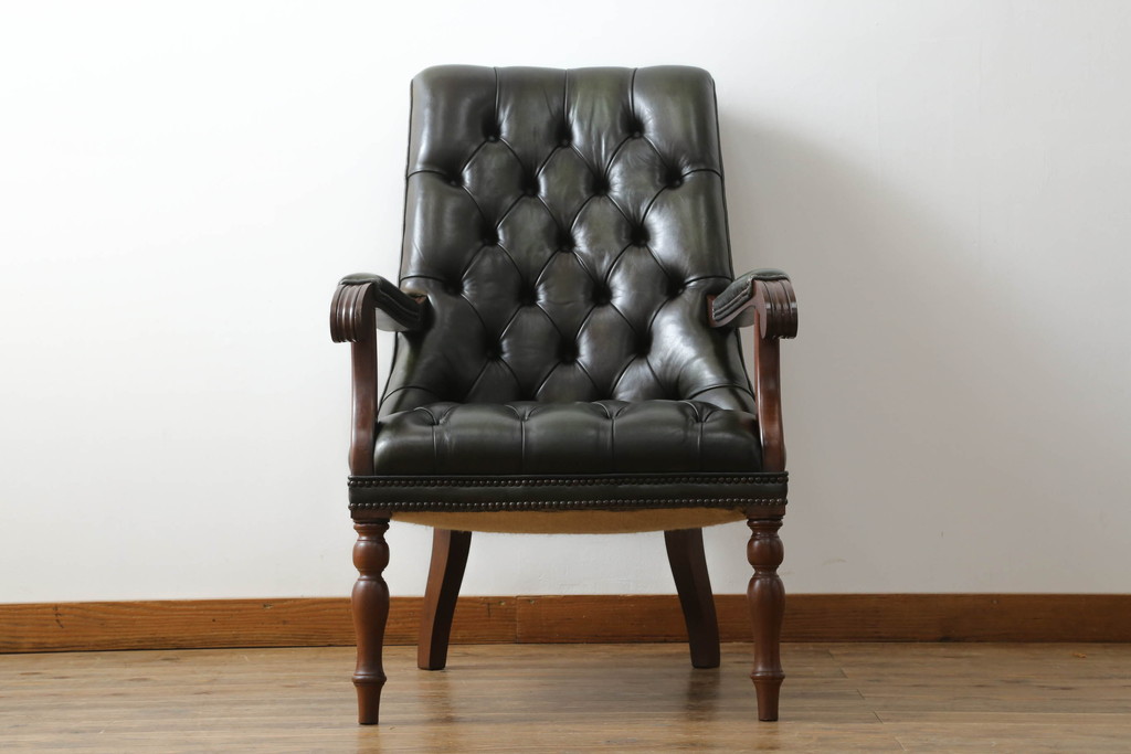 中古　イギリス　Lloyd's Antiques(ロイズ・アンティークス)取り扱い　Carlton Chair　レザー　置くだけでも絵になるクラシカルなカールトンチェア(アームチェア、一人掛けソファ、サロンチェア、英国)(R-066182)
