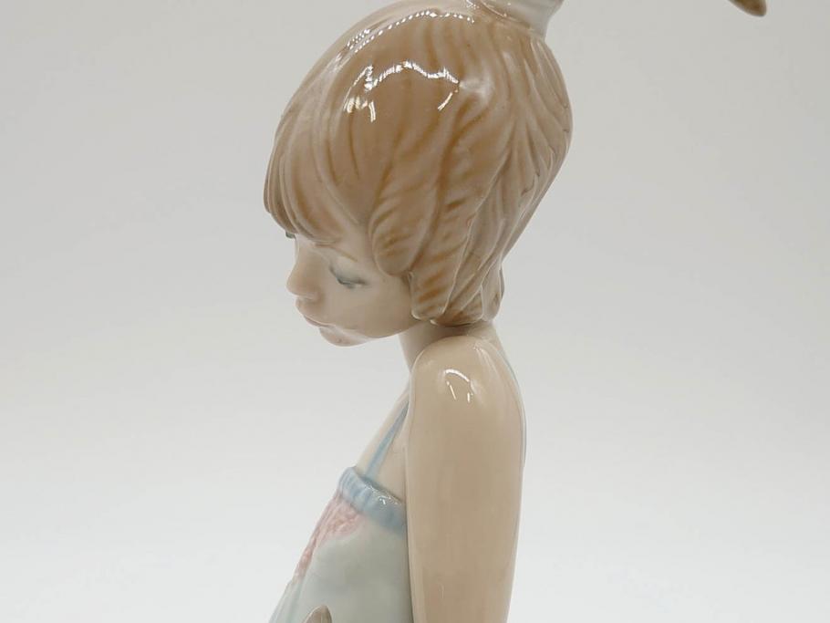 スペイン　リヤドロ　LLADRO　Bed time　猫とおしゃべりする少女　細やかな表情やしぐさの表現が見事なフィギュリン(ねこ、ネコ、陶器人形、置物、オブジェ)(R-073767)