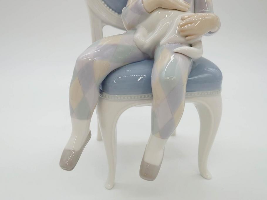 スペイン　リヤドロ　LLADRO　若い道化師　淡い色味が可愛らしいフィギュリン(ピエロ、猫、ねこ、ネコ、男の子、陶器人形、置物、オブジェ)(R-073768)