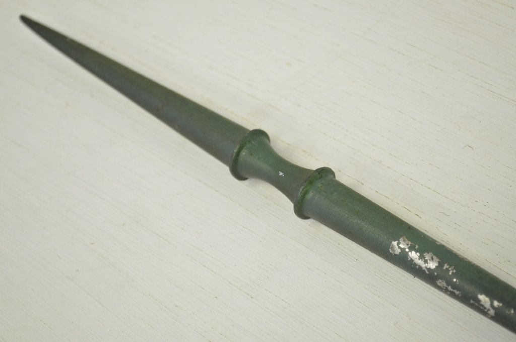 ○鉄製・T・K在銘・戦士の像