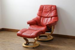 中古　EKORNES(エコーネス)　Reno　レノクラシック　Mサイズ　本革(レザー)　くつろぎの時間におすすめのオットマン付きストレスレスチェア(アームチェア、リクライニングチェア、椅子、一人掛けソファ、1Pソファ、北欧)(定価約47万円)(R-069809)