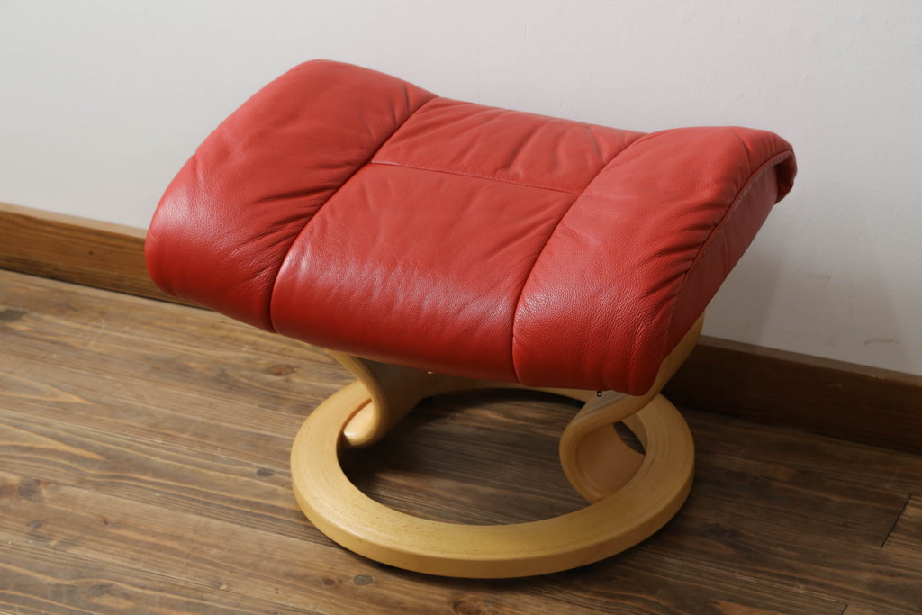 中古　EKORNES(エコーネス)　Reno　レノクラシック　Mサイズ　本革(レザー)　くつろぎの時間におすすめのオットマン付きストレスレスチェア(アームチェア、リクライニングチェア、椅子、一人掛けソファ、1Pソファ、北欧)(定価約47万円)(R-069809)