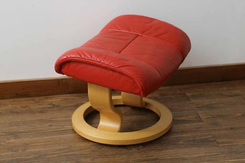 中古　EKORNES(エコーネス)　Reno　レノクラシック　Mサイズ　本革(レザー)　くつろぎの時間におすすめのオットマン付きストレスレスチェア(アームチェア、リクライニングチェア、椅子、一人掛けソファ、1Pソファ、北欧)(定価約47万円)(R-069809)