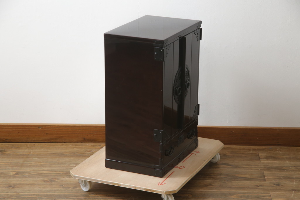 新品　未使用　仙台箪笥　落ち着きのある色味が魅力的な仏壇と仏具のセット(仙台仏壇)(定価約30万円)(R-078841)