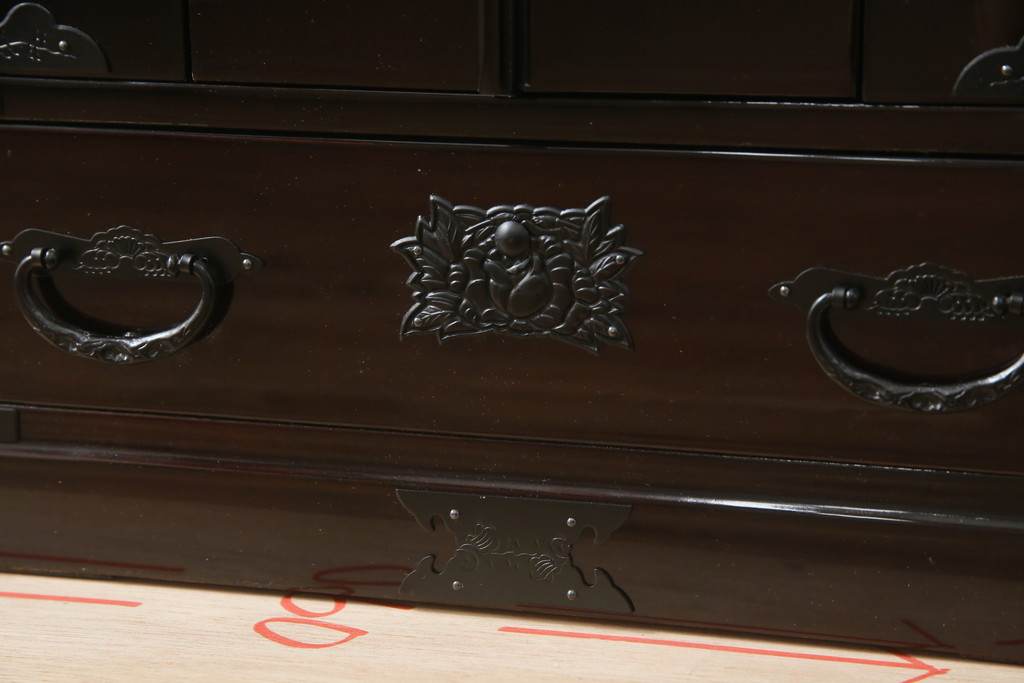 新品　未使用　仙台箪笥　落ち着きのある色味が魅力的な仏壇と仏具のセット(仙台仏壇)(定価約30万円)(R-078841)