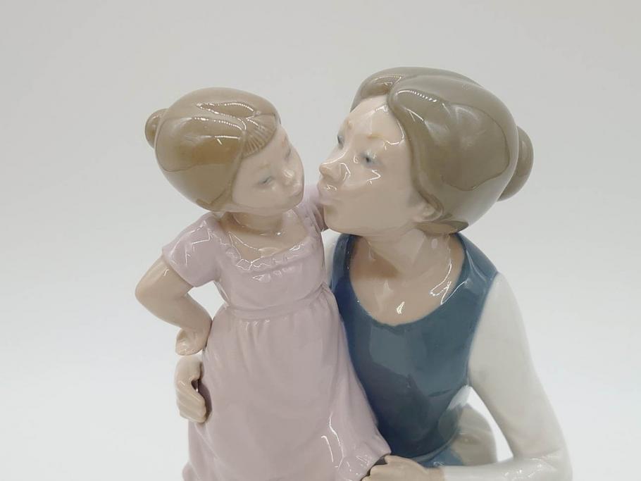 スペイン　リヤドロ　LLADRO　NAO　1980　親子　幸せなひと時を切り取った様なフィギュリン(ファミリー、家族、母、女の子、陶器人形、置物、オブジェ)(R-073770)