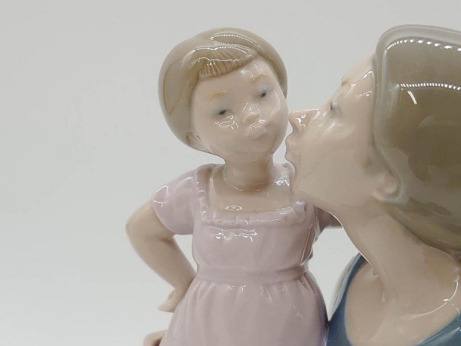 スペイン　リヤドロ　LLADRO　NAO　1980　親子　幸せなひと時を切り取った様なフィギュリン(ファミリー、家族、母、女の子、陶器人形、置物、オブジェ)(R-073770)