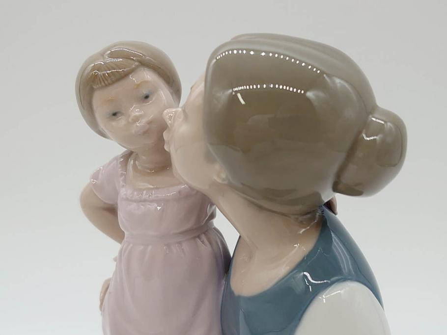 スペイン　リヤドロ　LLADRO　NAO　1980　親子　幸せなひと時を切り取った様なフィギュリン(ファミリー、家族、母、女の子、陶器人形、置物、オブジェ)(R-073770)