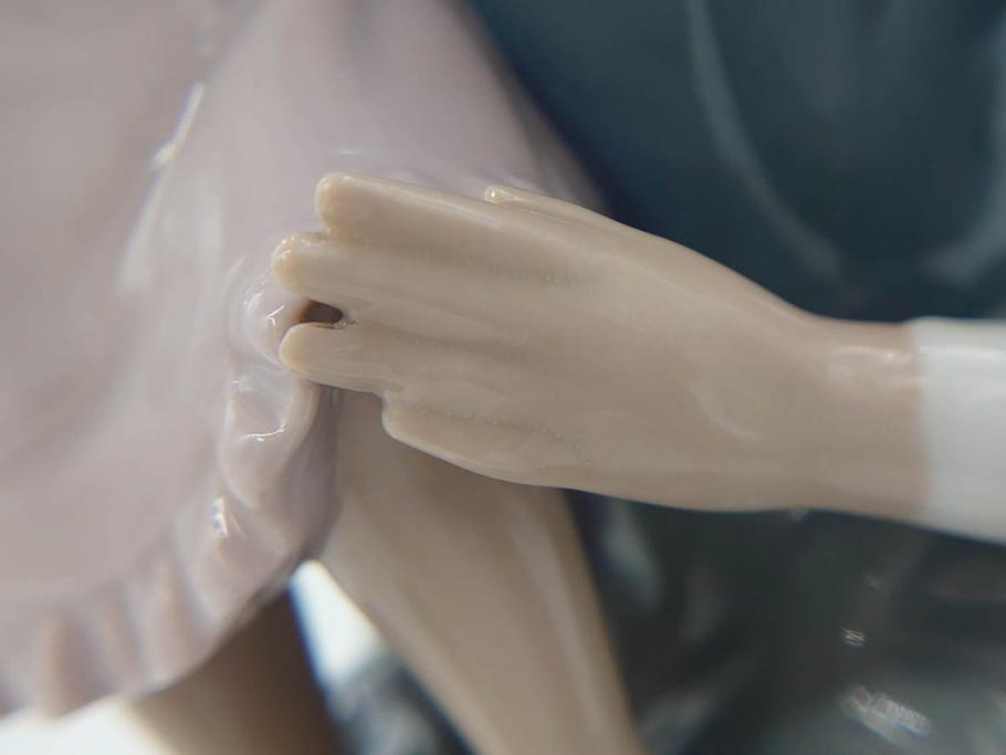 スペイン　リヤドロ　LLADRO　NAO　1980　親子　幸せなひと時を切り取った様なフィギュリン(ファミリー、家族、母、女の子、陶器人形、置物、オブジェ)(R-073770)