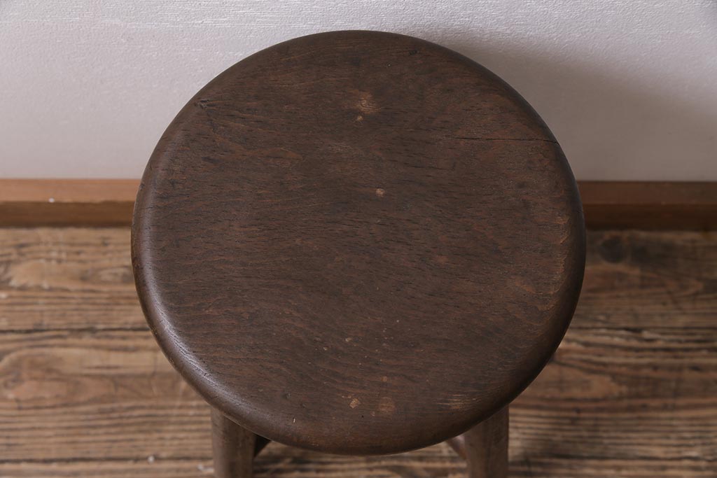 アンティーク家具　昭和中期　カシ材　使い込まれた風合いが魅力のレトロな木製スツール(椅子、花台)(R-043738)