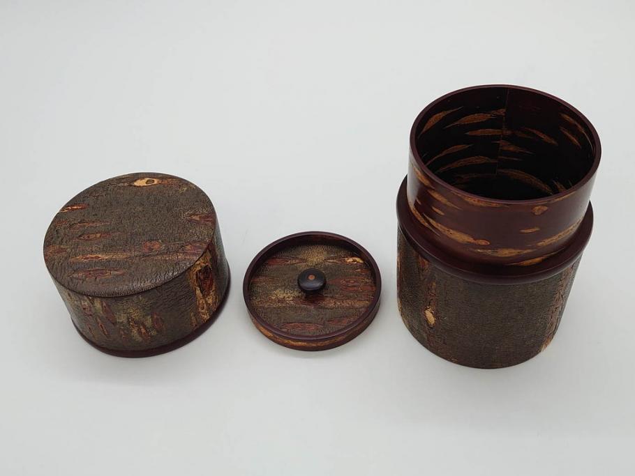 荒慶作　樺細工(桜皮細工)　和の趣を感じさせる渋い佇まいが魅力の茶筒(棗、茶器、茶入れ、茶道具、共箱付き)(R-073774)
