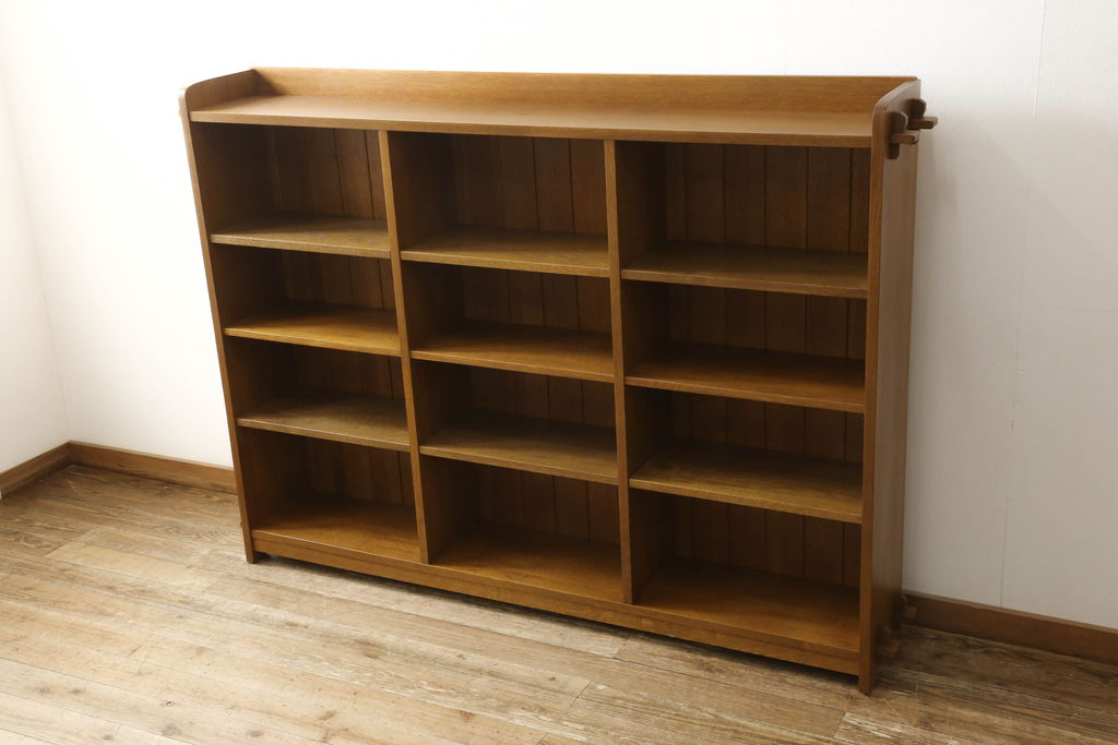 中古　美品　横浜ダニエル取り扱い　Stickley(スティックレー、スティックレイ)　オーク材　店舗什器としてもおすすめ!大型サイズのブックシェルフ(本棚、書棚、サイドボード、オープンラック、飾り棚)(R-055024)