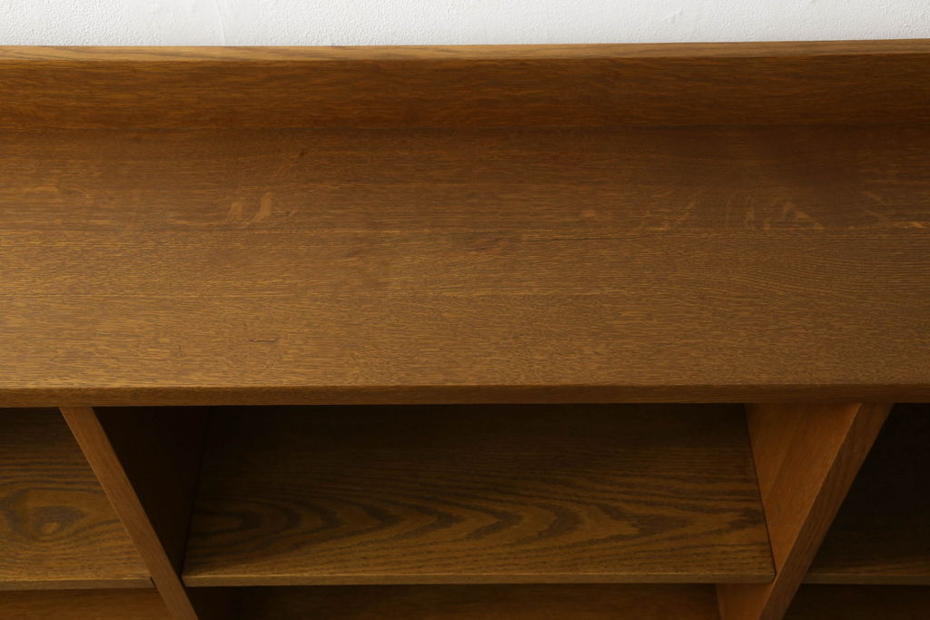 中古　美品　横浜ダニエル取り扱い　Stickley(スティックレー、スティックレイ)　オーク材　店舗什器としてもおすすめ!大型サイズのブックシェルフ(本棚、書棚、サイドボード、オープンラック、飾り棚)(R-055024)