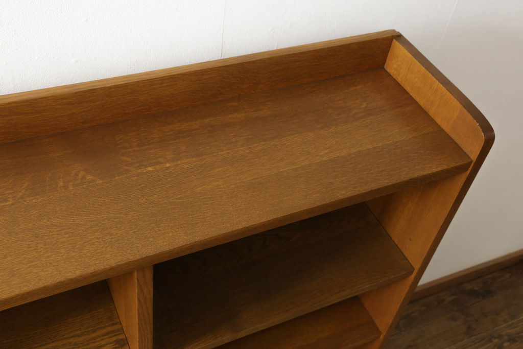 中古　美品　横浜ダニエル取り扱い　Stickley(スティックレー、スティックレイ)　オーク材　店舗什器としてもおすすめ!大型サイズのブックシェルフ(本棚、書棚、サイドボード、オープンラック、飾り棚)(R-055024)