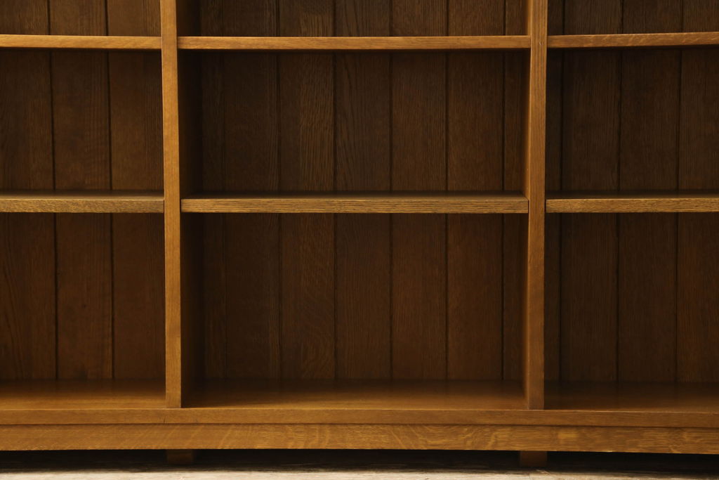中古　美品　横浜ダニエル取り扱い　Stickley(スティックレー)　オーク材　店舗什器としてもおすすめ!大型サイズのブックシェルフ(本棚、書棚、サイドボード、オープンラック、飾り棚)(R-055024)