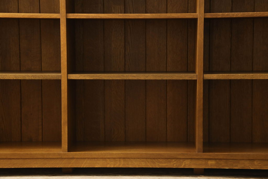 中古　美品　横浜ダニエル取り扱い　Stickley(スティックレー、スティックレイ)　オーク材　店舗什器としてもおすすめ!大型サイズのブックシェルフ(本棚、書棚、サイドボード、オープンラック、飾り棚)(R-055024)